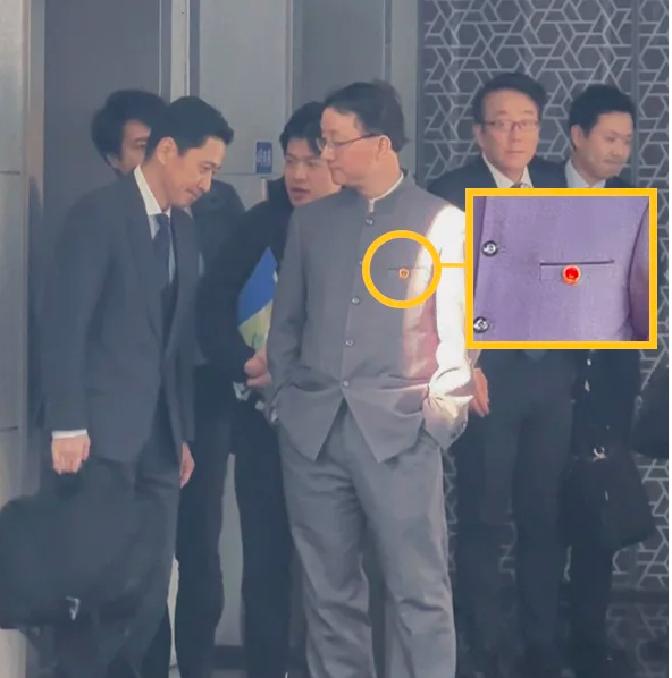 近日，日本外务省的一名官员来到中国进行会谈，正赶上日本新首相刚刚上任，外交气氛变