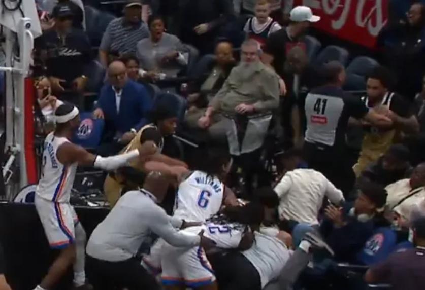 雷霆防守悍将杰林真是太嚣张了！
 
就在华盛顿奇才的主场，雷霆队客场挑战时，第二