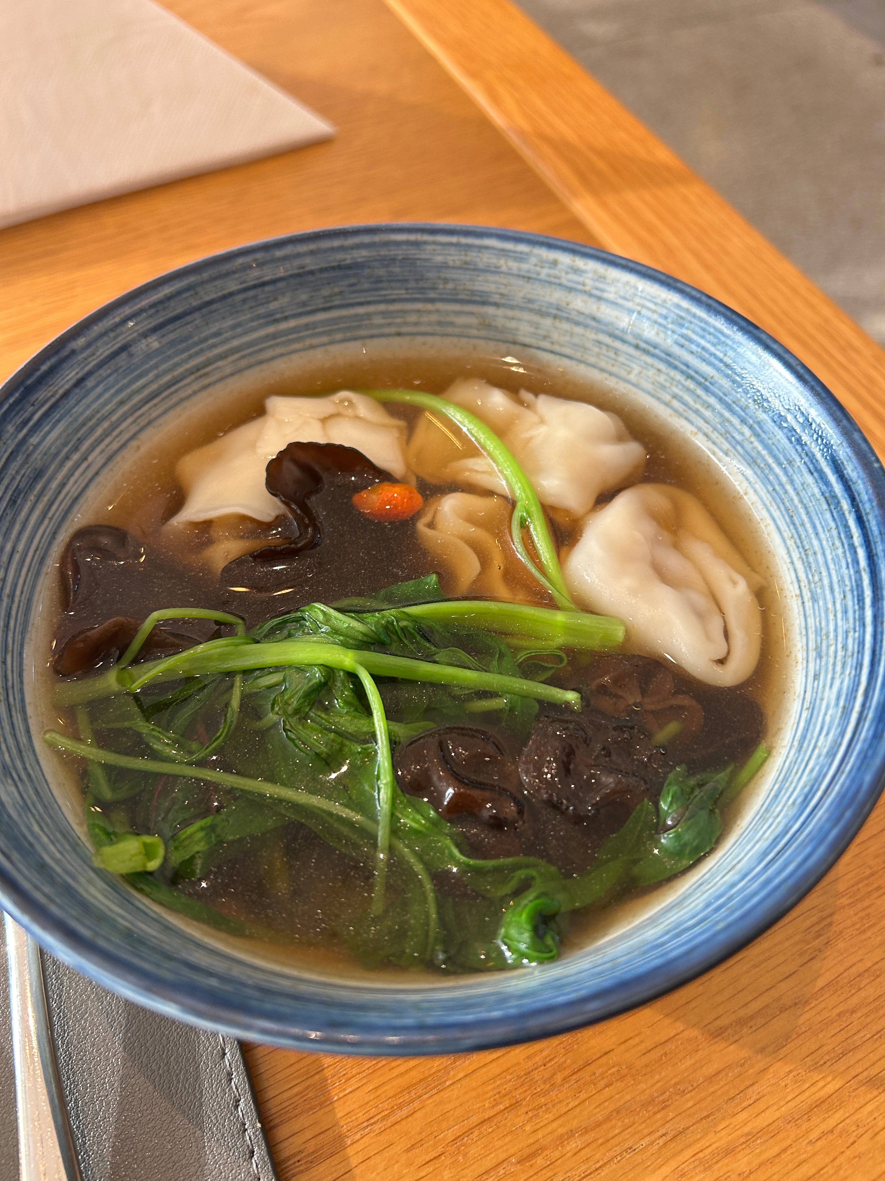 这酒店隔音太差....大半夜两点了，打呼噜的打呼噜，做游戏的做游戏，真服了！ 北