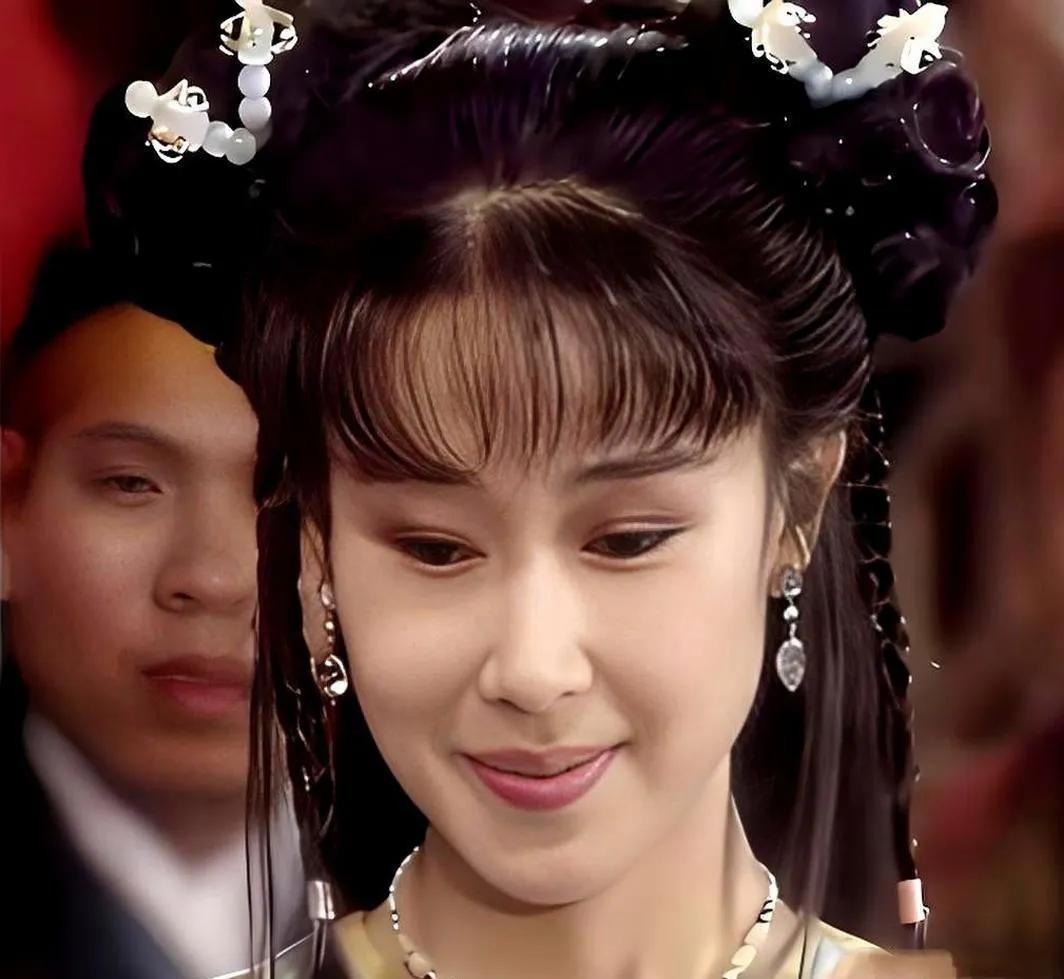 真的没想到，
小时候看的电视剧《新白娘子传奇》，扮演许仕林老婆的碧莲扮演者夏光莉