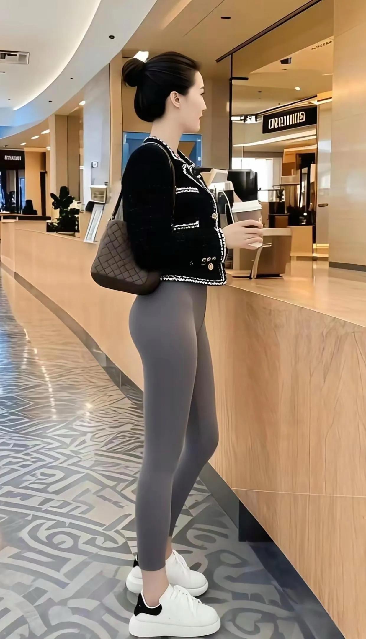 这裤子烂大街了吗