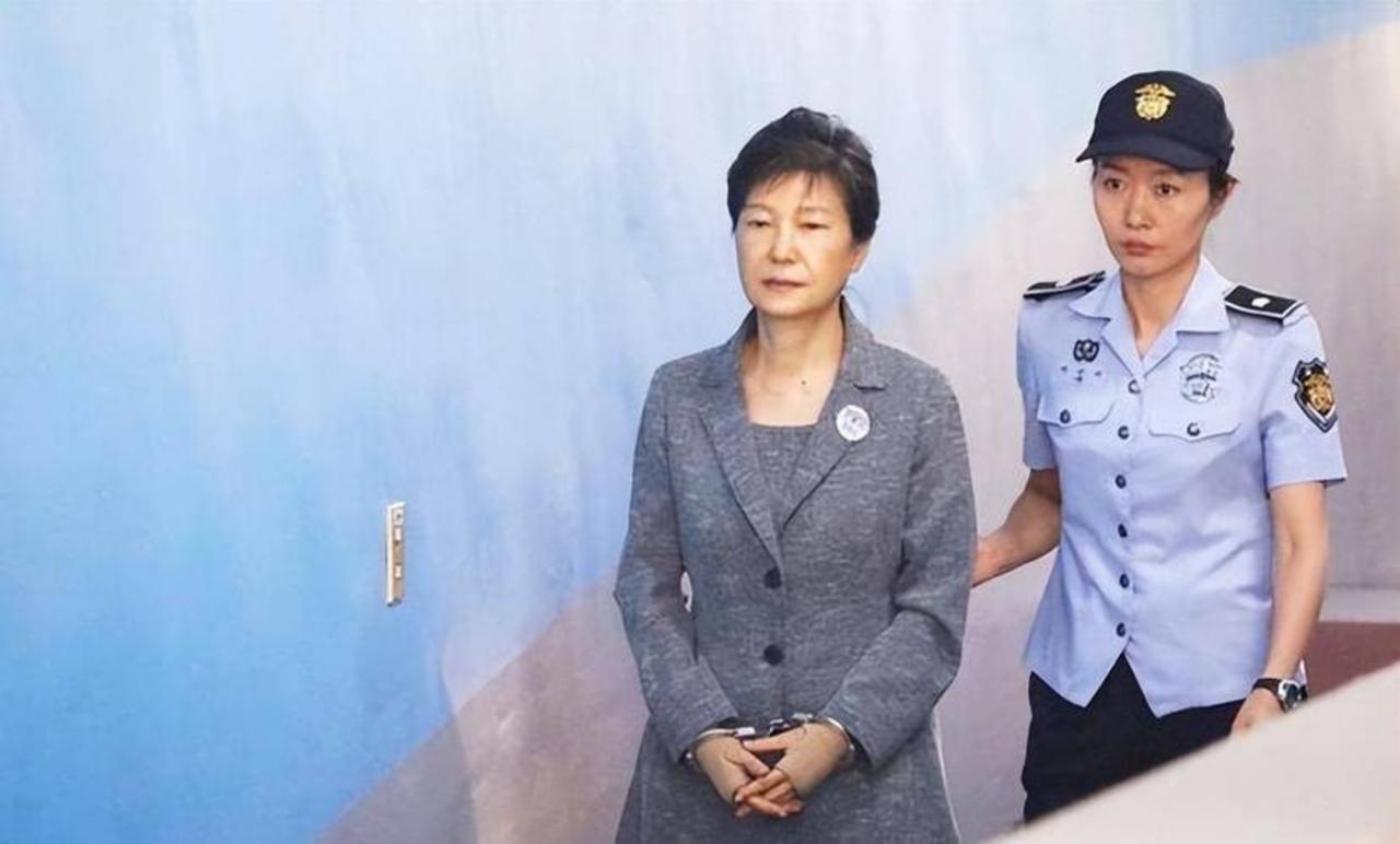 韩国前总统朴槿惠在特赦前特意撰写并出版了一本书，详细记述了她在监狱当中的日子，可