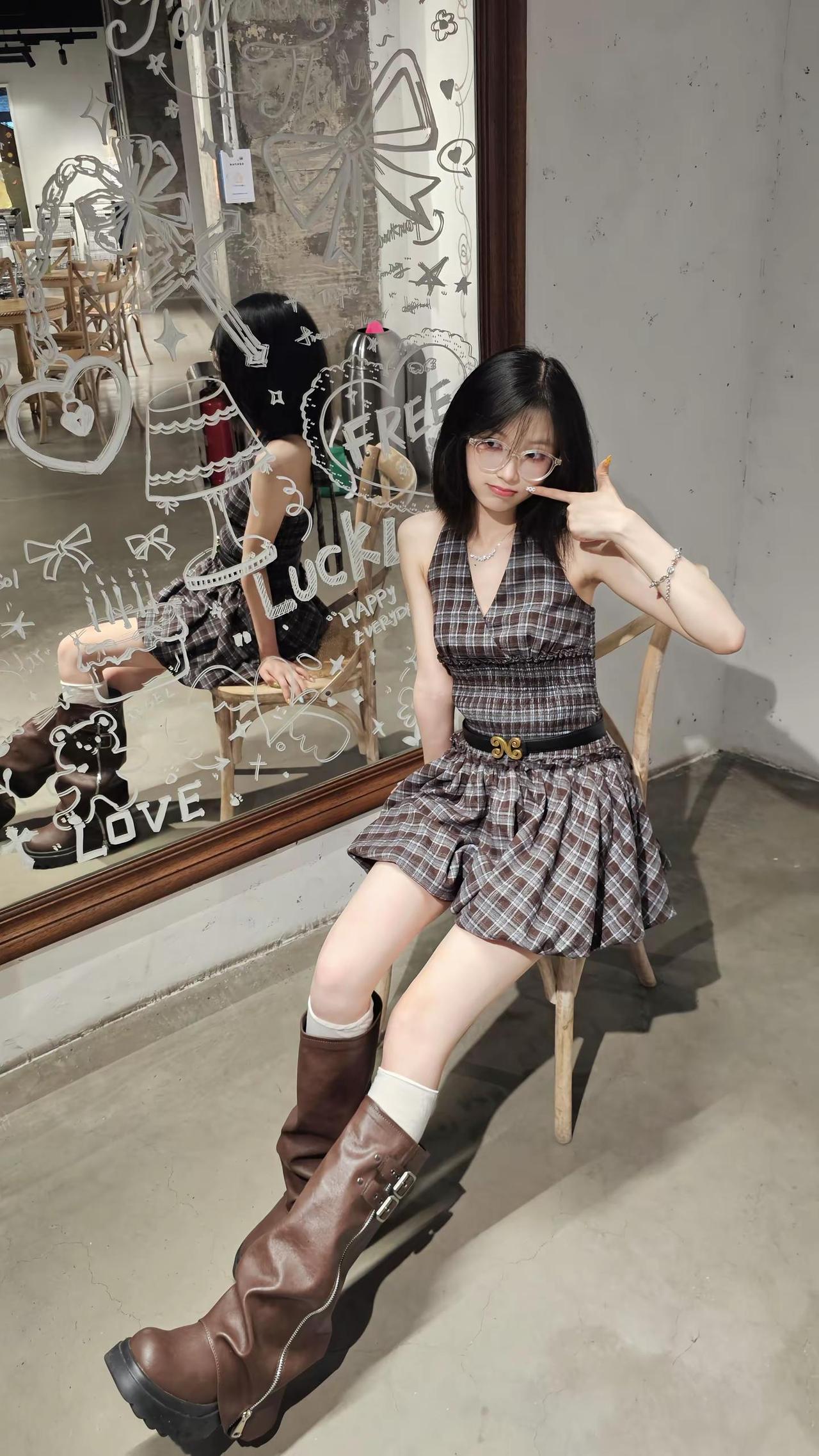 说了一万遍讨厌你 喜欢你一万零一次。
