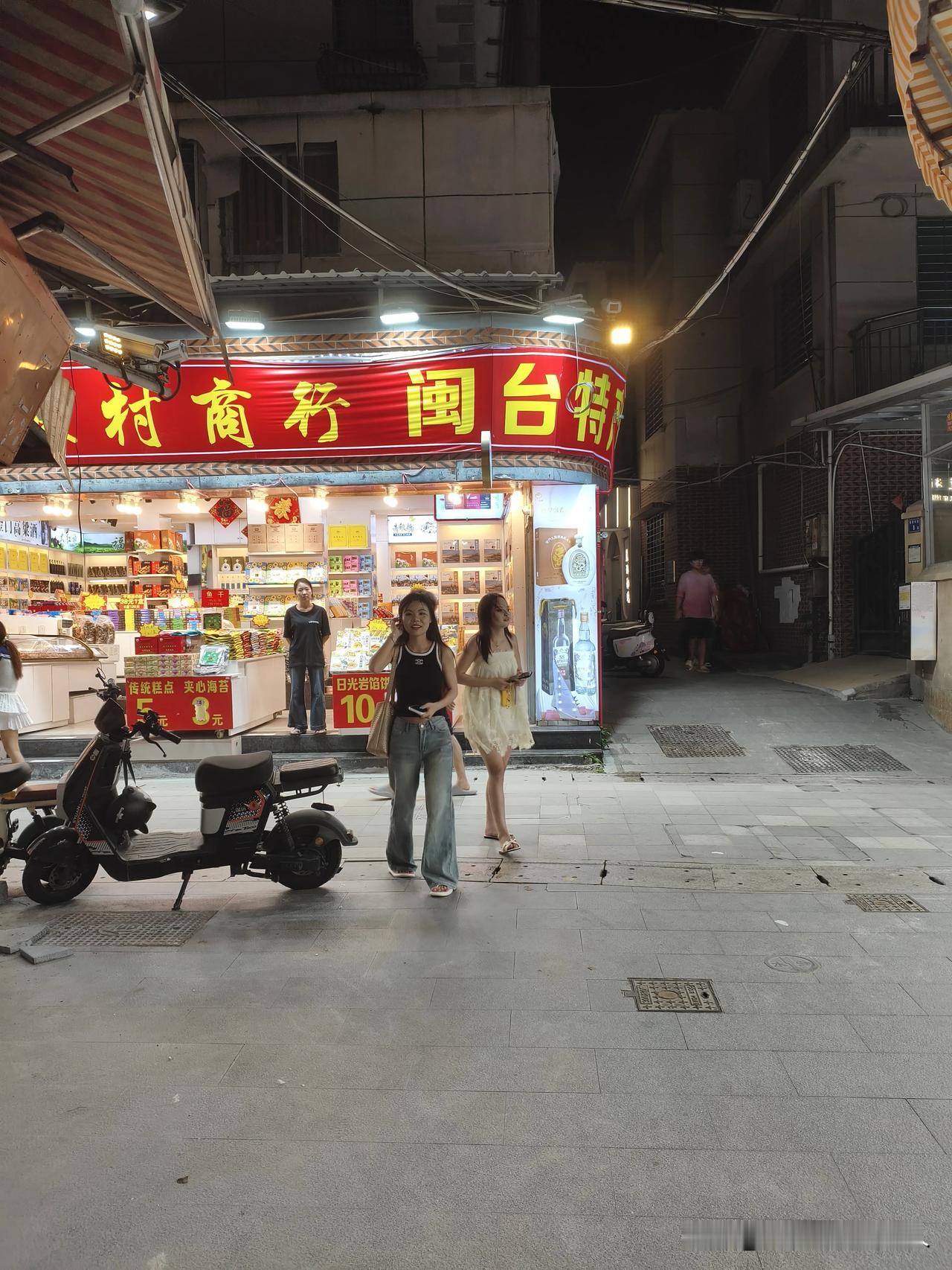 厦门是个美丽的旅游城市，可小贩问题真的太影响体验了。之前去文灶汇丰家园附近，那小