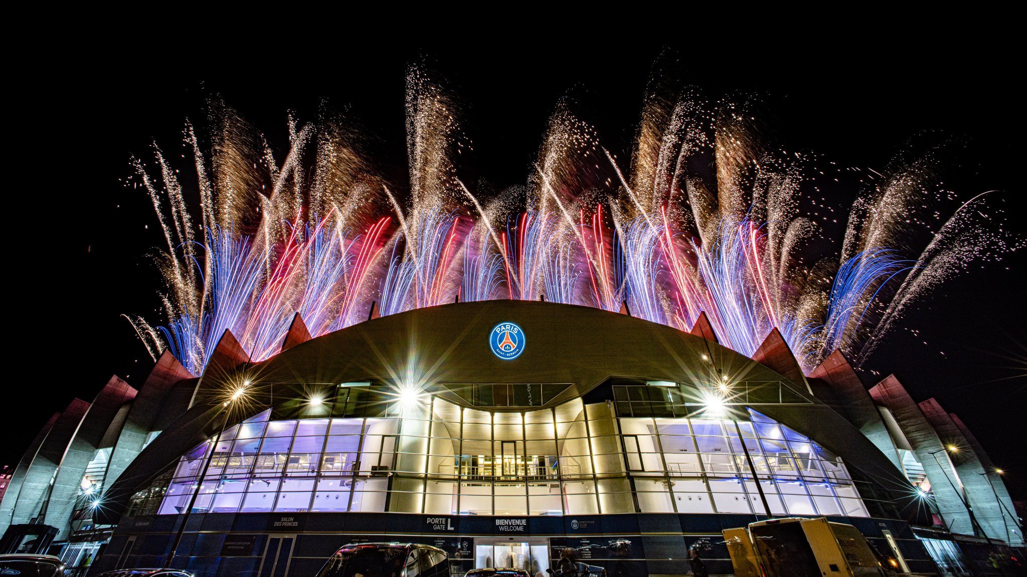 巴黎圣日耳曼[超话]  PARIS EST MAGIQUE ! 🔥🔴🔵 ​