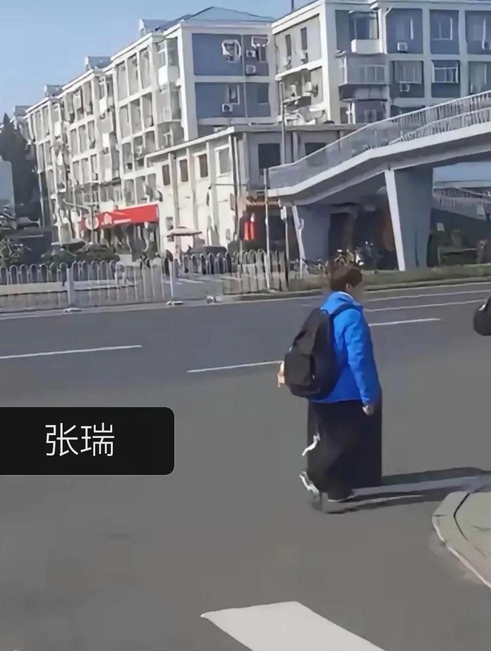 张瑞、刘丁硕、王晨
还会有其他青年才俊
一茬又一茬
热爱了这项运动
奉献了这项运