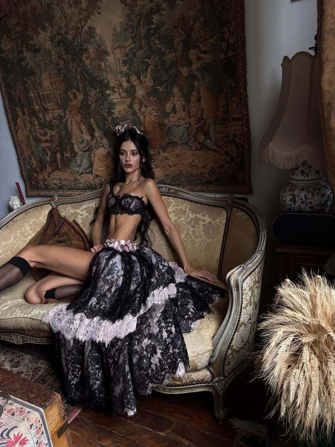Livia Nunes Marques in custom Mirror Pal
