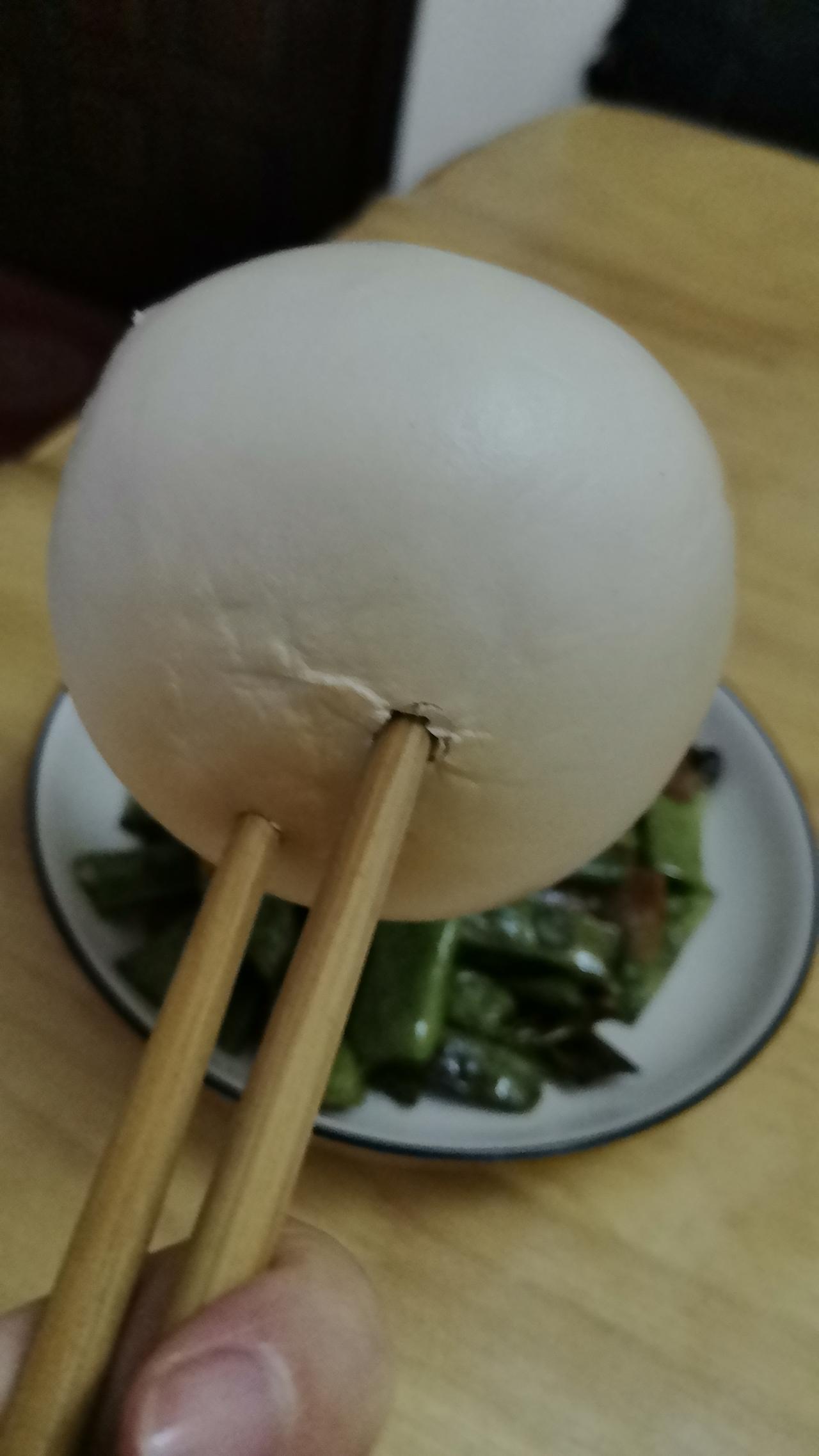 一大早来上班就发生惊心动魄地一幕，一个女业主惊慌失措地跑到办公室，说她楼下起火了