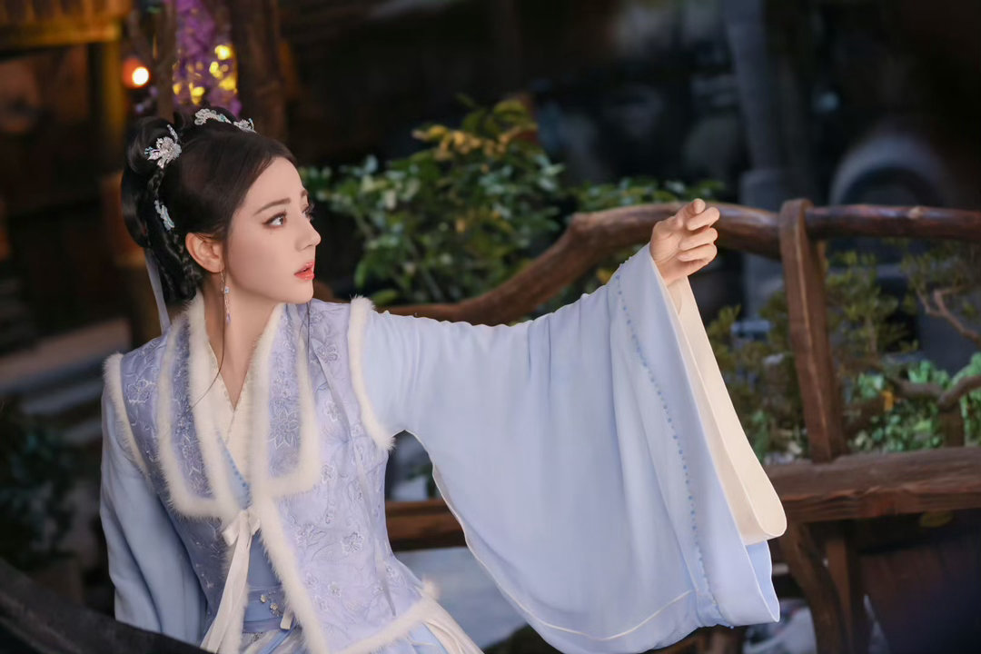 迪丽热巴新剧10分钟演出了一生迪丽热巴贺思慕一生爱人图鉴白日提灯贺思慕的一生都在