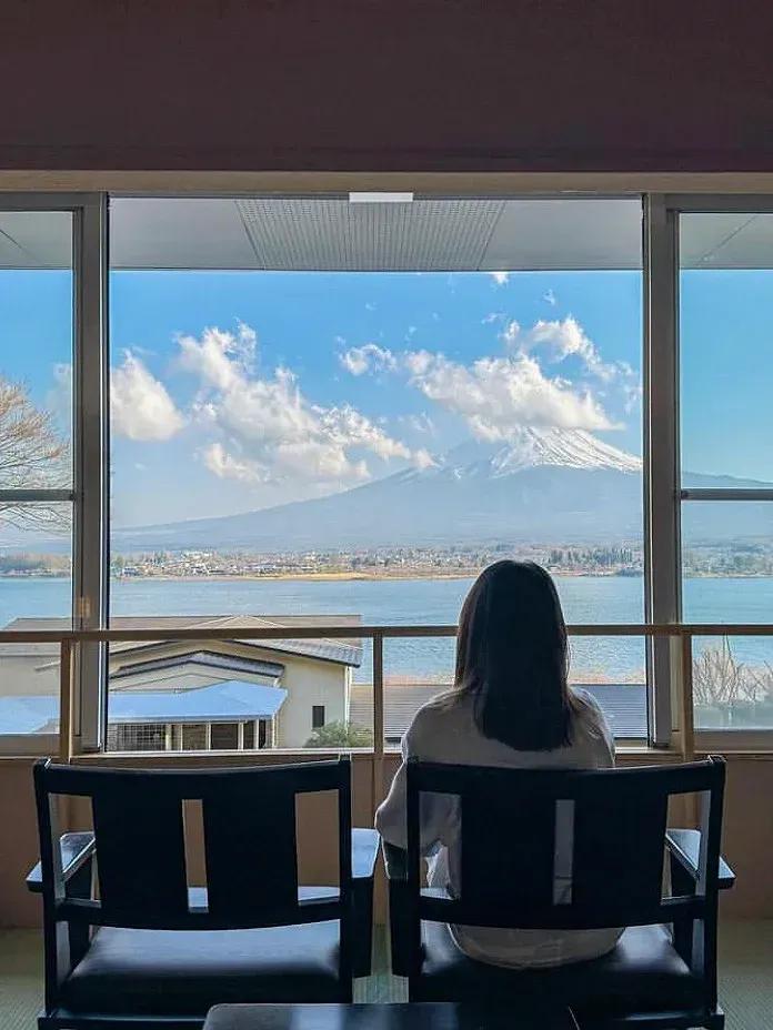  从前种种譬如昨日死，人到中年，学会重启人生

你有没有发现，人到中年，最折磨人