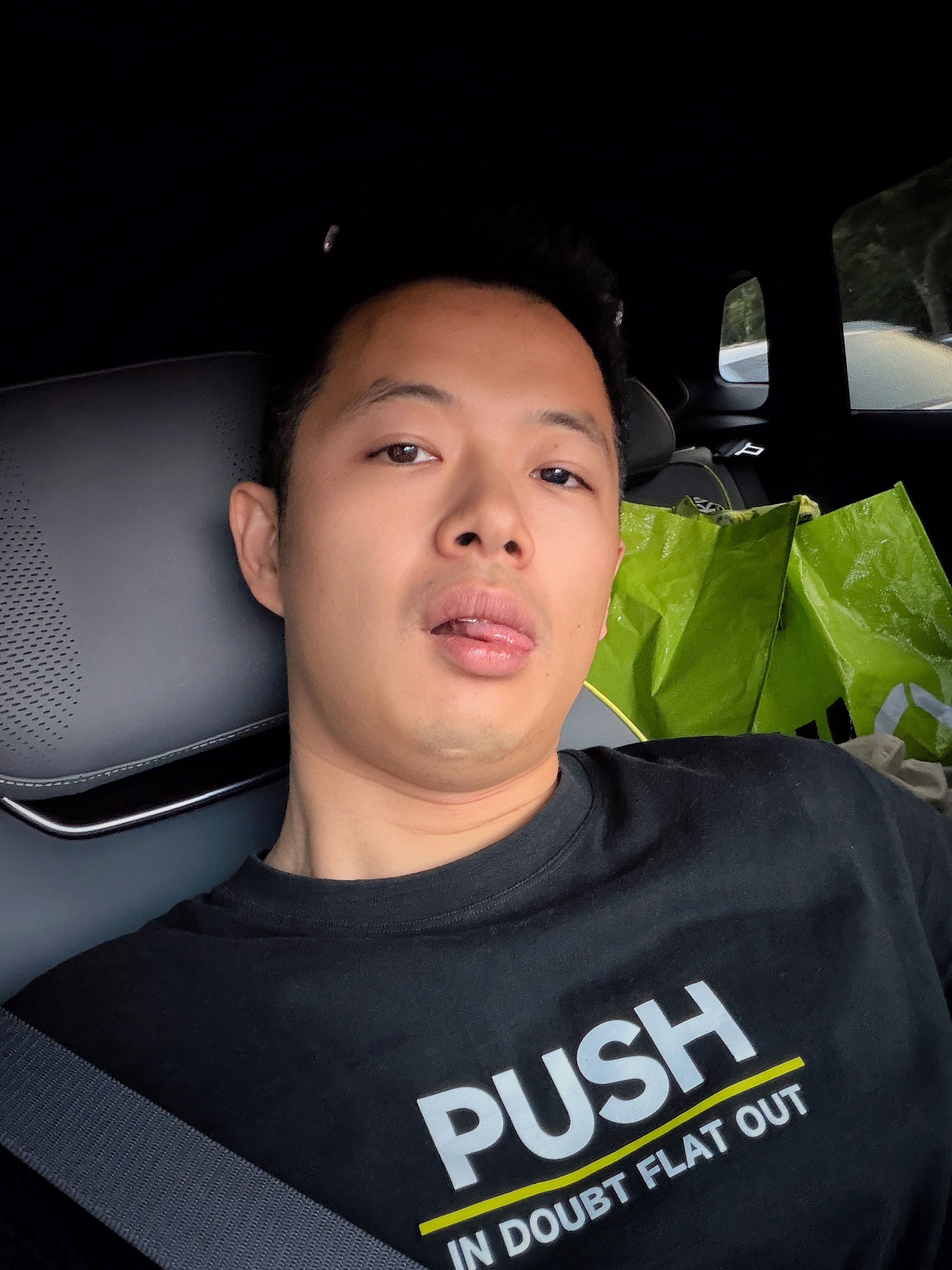 体力劳动完毕，有点精疲力尽。回家收拾东西去机场，这种情况下，大家会选择哪种通勤形