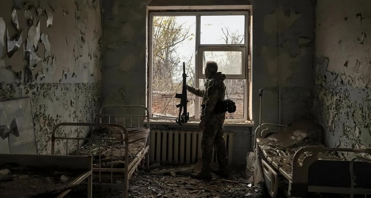 2025年11月，驻守在扎波罗热州奥列霍沃的一名乌克兰士兵。