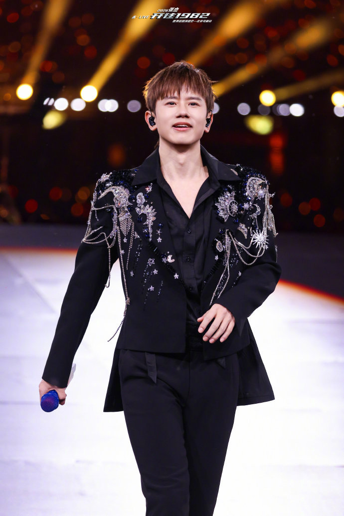 我们的414纪念日快乐，哥哥你继续的永远一路唱下去吧我继续听你唱一辈子