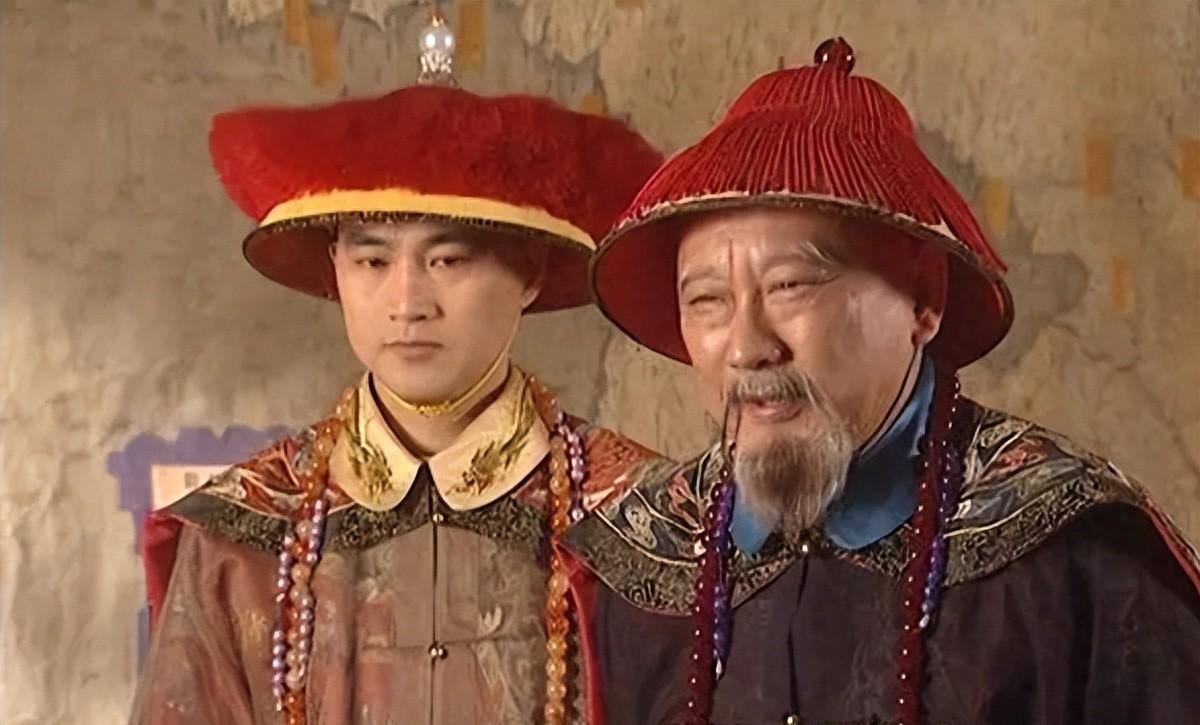 佟国维展现老狐狸智慧，九子夺嫡时聪明分散押注三皇子，稳固佟佳氏家族利益

167