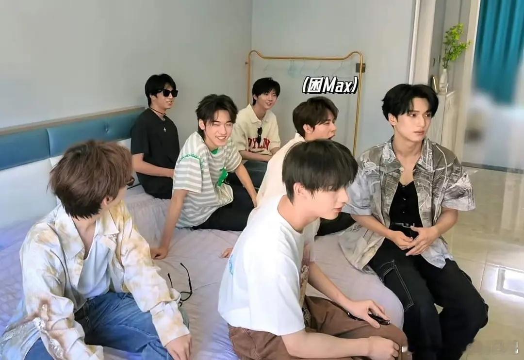 无奖竞猜，时代少年团里这是哪家妈妈在夸夸[doge] ​​​