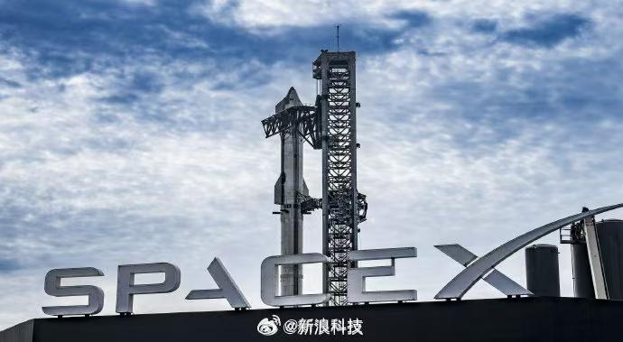 据彭博社援引内部消息，马斯克的 SpaceX 已悄然向美国 SEC 递交上市草案