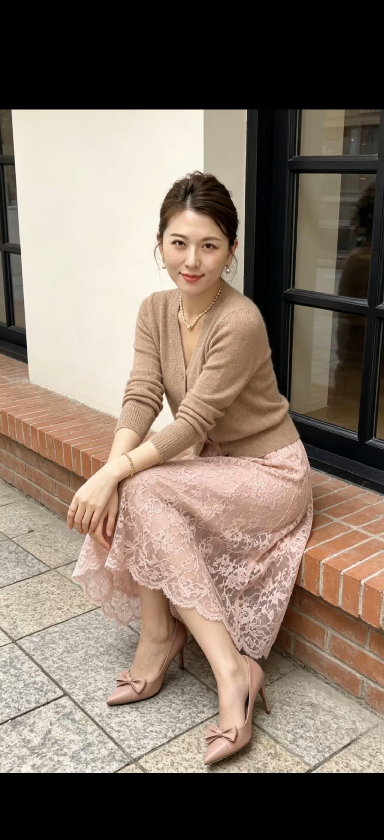 红袖添香夜，月照美人妆。