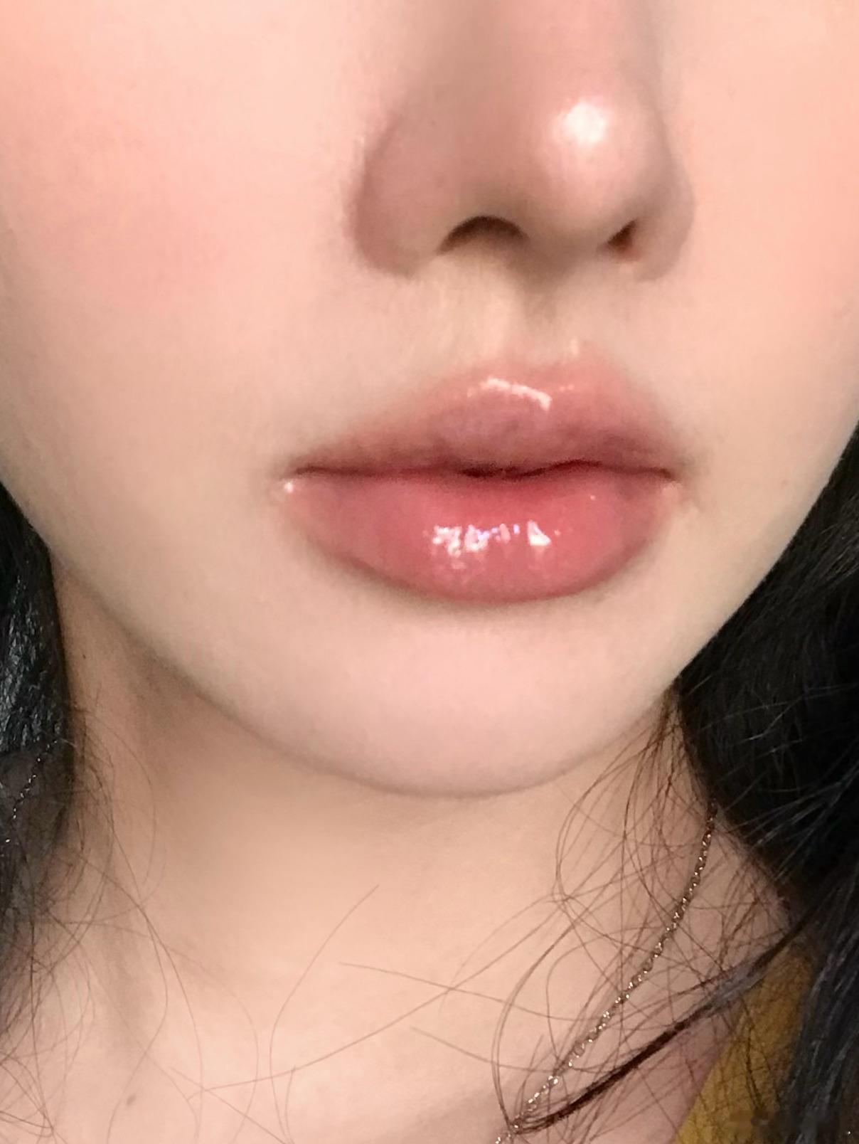 发现一个绝美唇蜜！！！！！！！！moira 18 mellow rose肉嘟嘟的