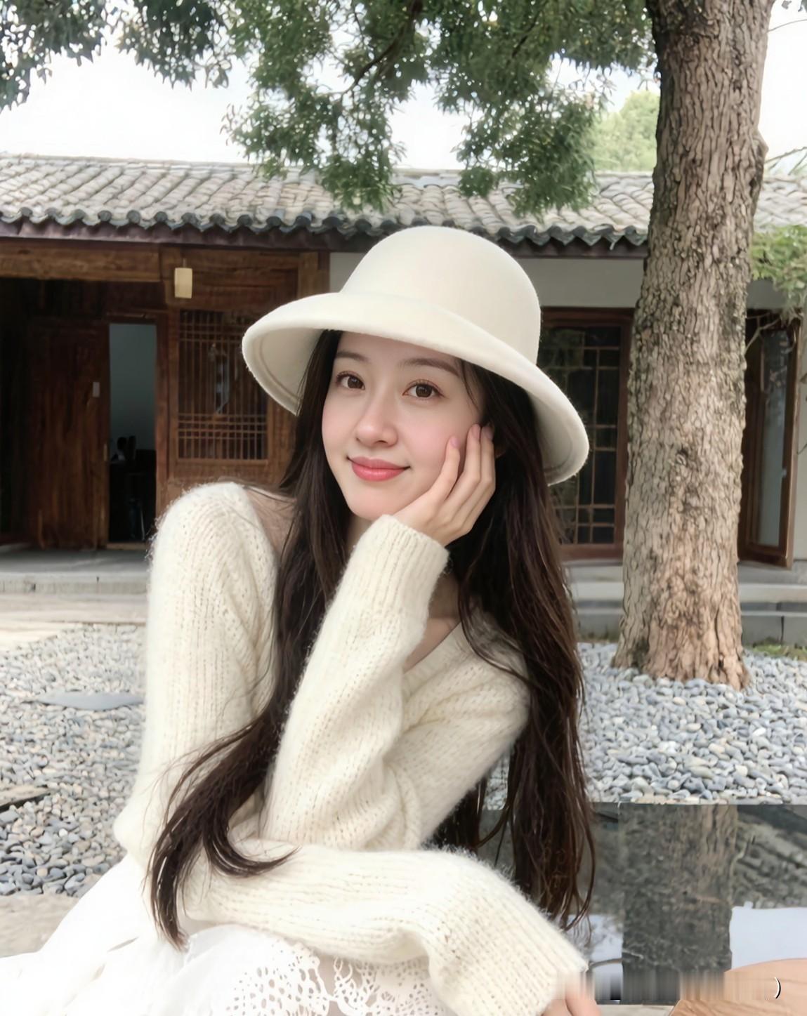 人品，
才是一个人最硬的底牌。
什么是真正的人品？
说话讲诚信，做事够认真，
相