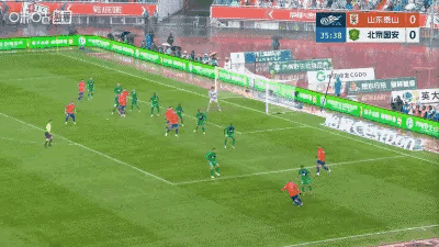 这是国家队水平？曹永竞结尾直接给门将上压力，没往自己门里踢已经很不错了！
曹永竞