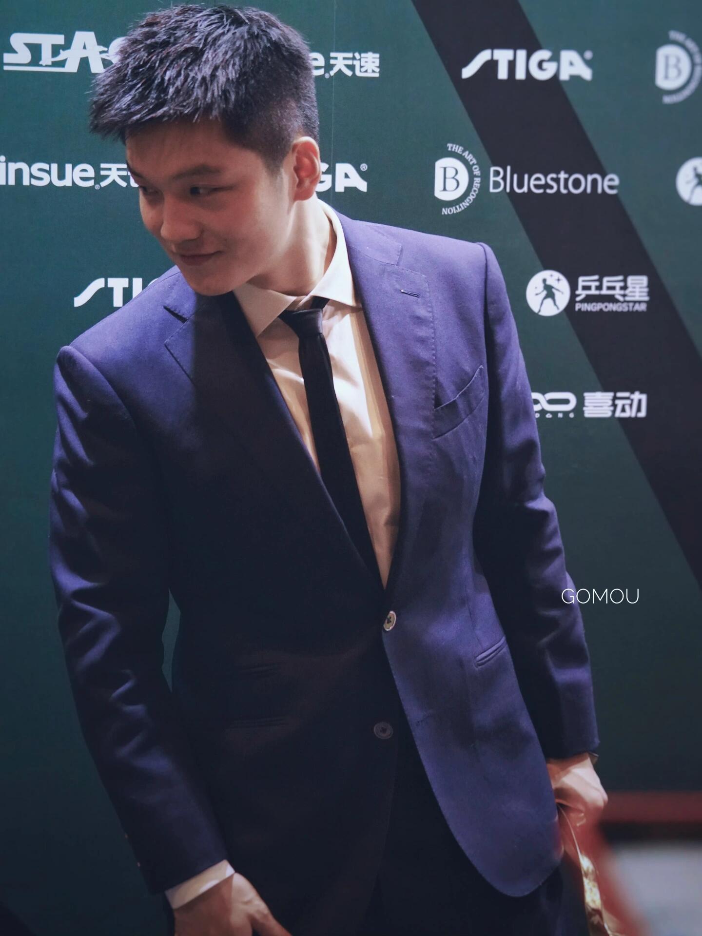 樊振东 把温柔与坚定，都藏进这张壁纸里。 