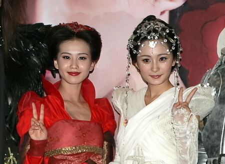 杨幂[超话]杨幂回复刘诗诗一切顺利杨幂阿么阿么一切顺利爱你 ​刘诗诗回复杨幂生日