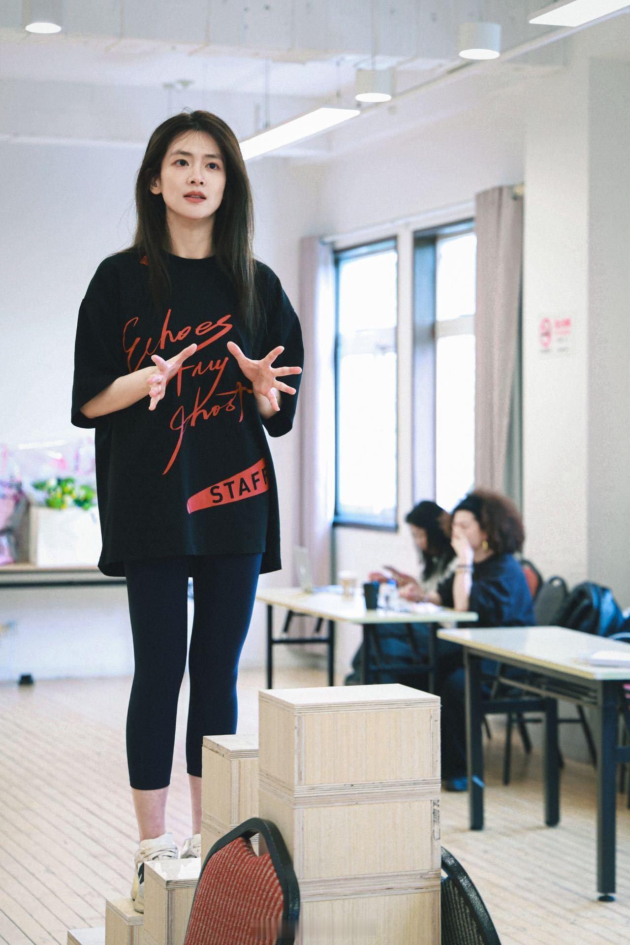 一人撑起一整个法庭的重量✨陈昊宇《初步举证》九城巡演正式启程沪宁杭甬深蓉京津苏逐