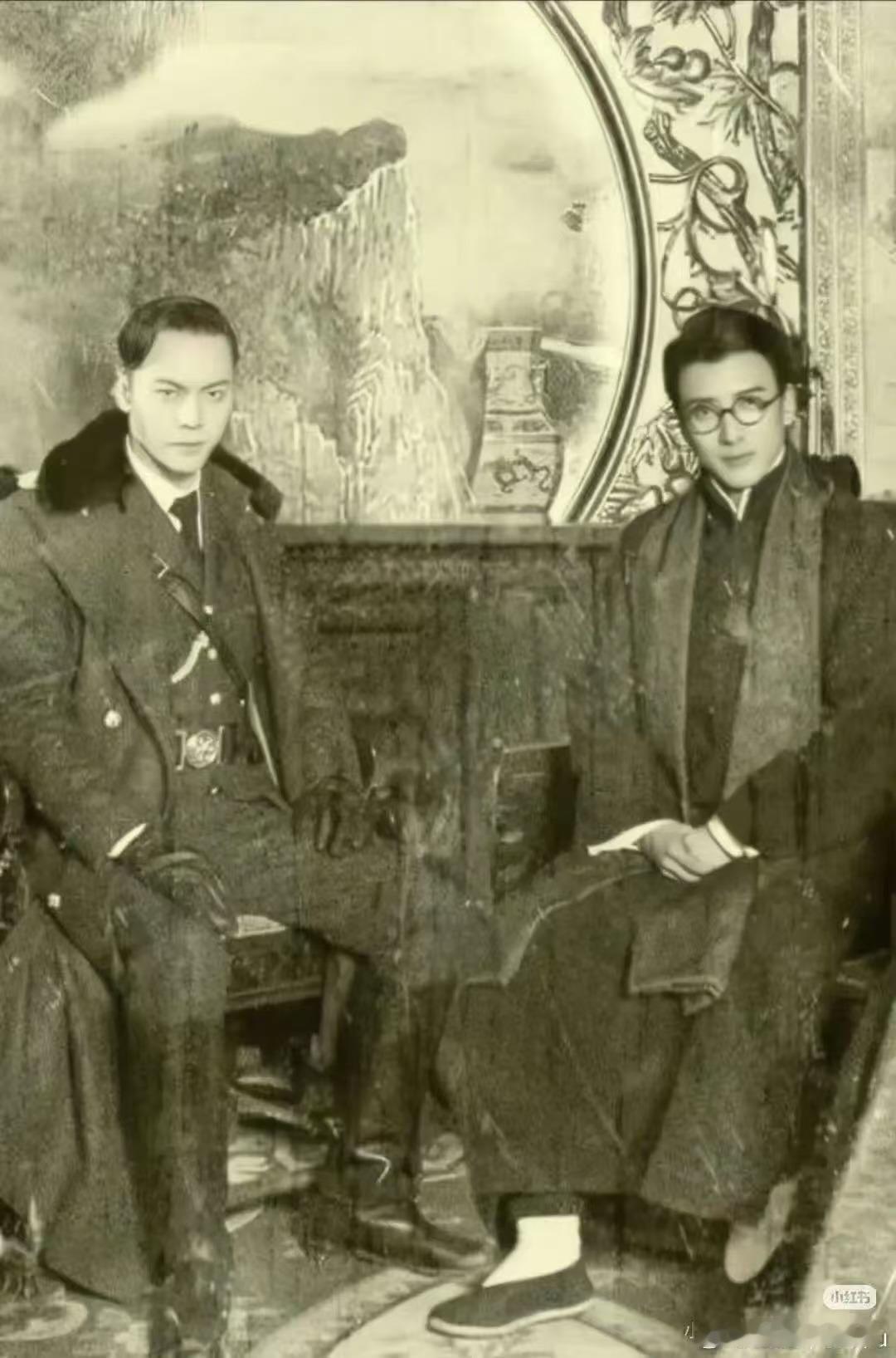 陈伟霆只评论了应昊茗收官文戏里生死与共，戏外长久相伴！陈伟霆独独评论应昊茗收官动