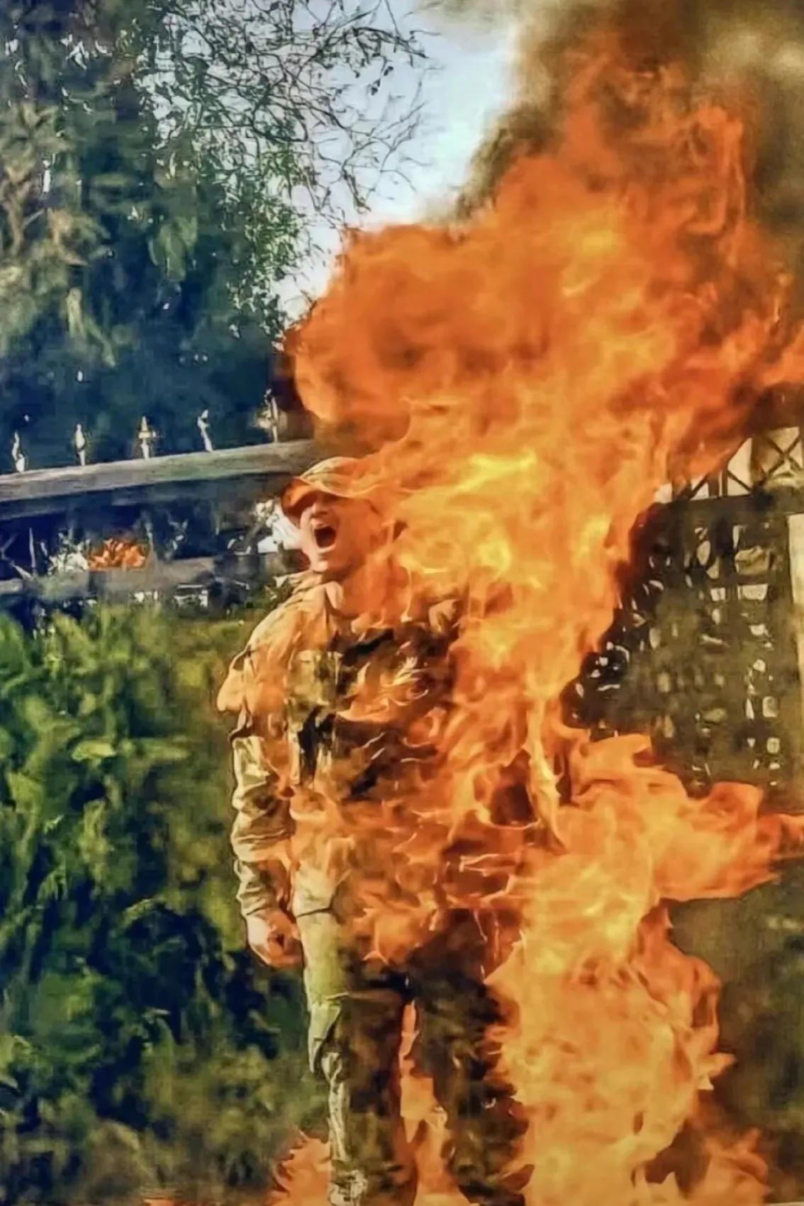 看到欧美精英吃人的“爱好”，看到萝莉党层级竟然那么高，看到斩杀线的无情，也对AI