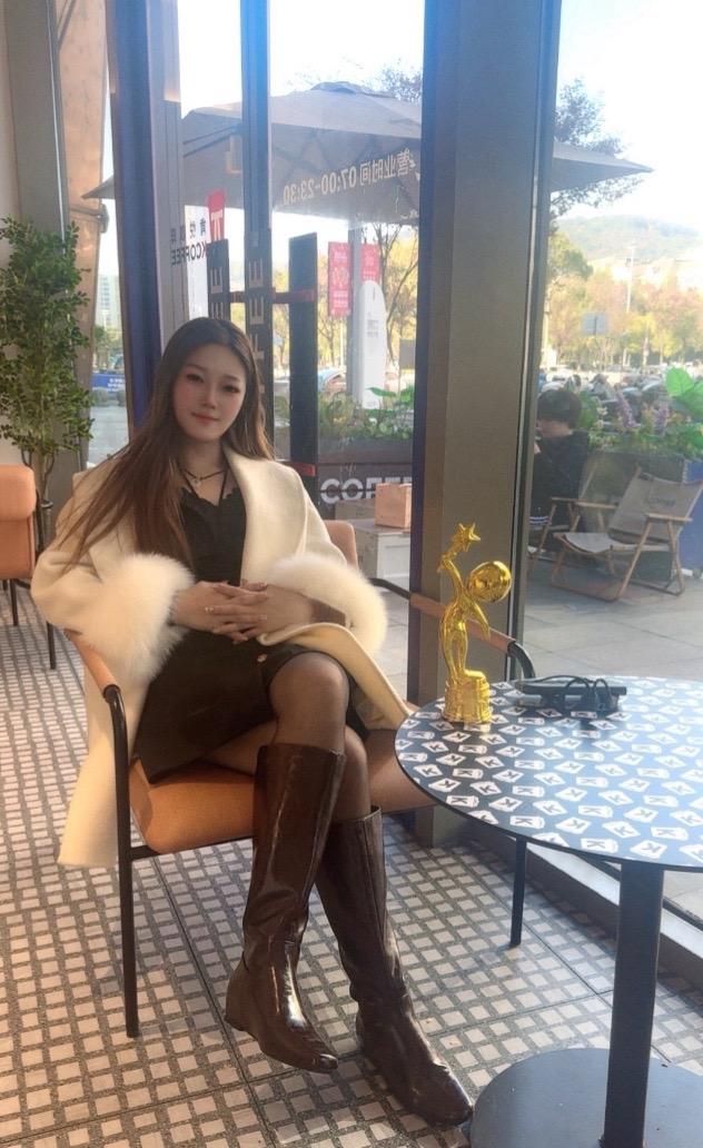 何时葡萄先熟透，你要静候再静候🌹