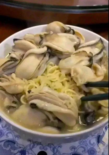 媳妇真体贴，做了一碗面让我今晚早点睡觉