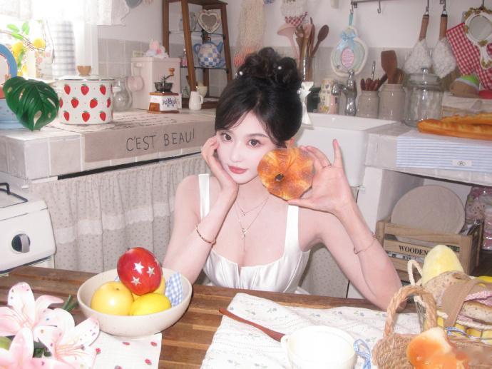 孔雪儿 宝宝你跟桃子一样甜甜的，还是夏天专属