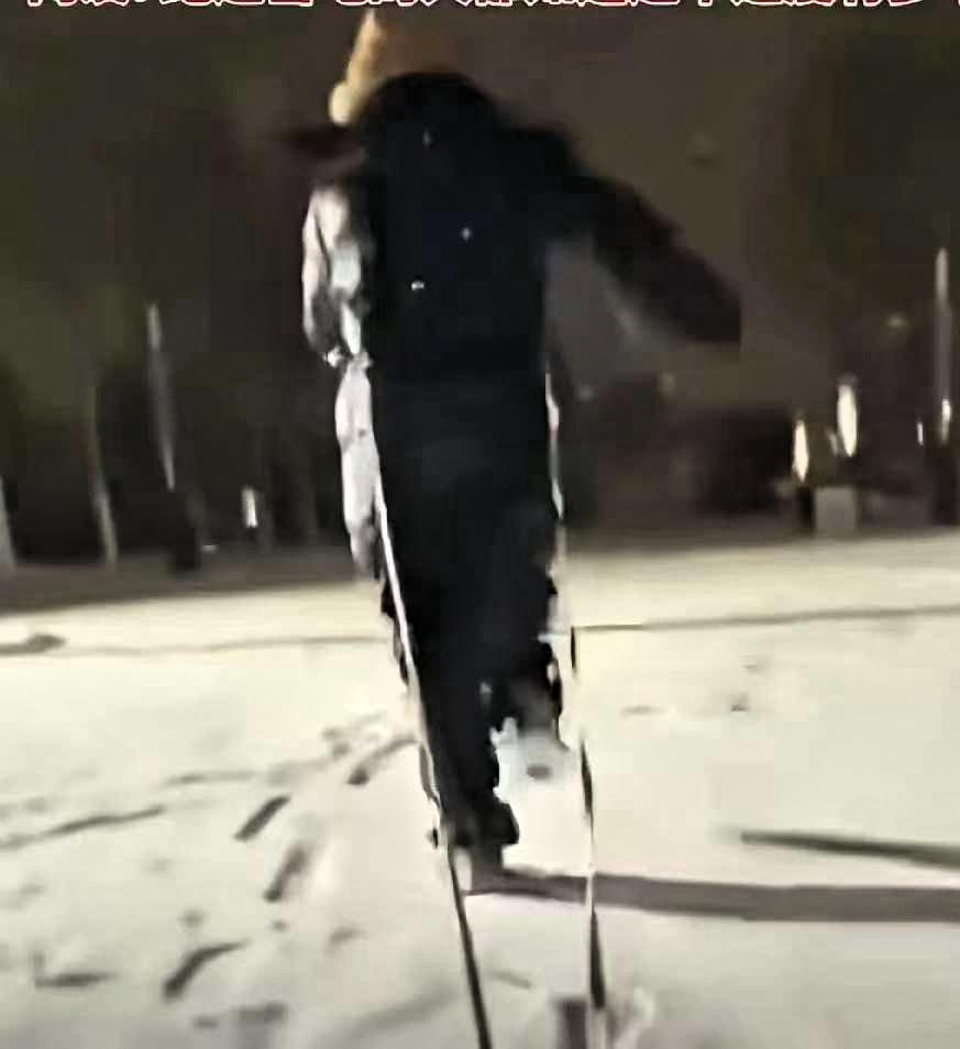 太猛了！江苏这大姑姐能处！弟媳临产遇大雪，开车打滑去不了医院。关键时刻，大姑姐没