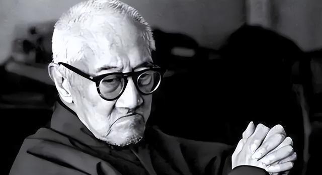 1953年，新中国启动“一五”计划，重心转向工业化建设。全国政协常委扩大会议上，