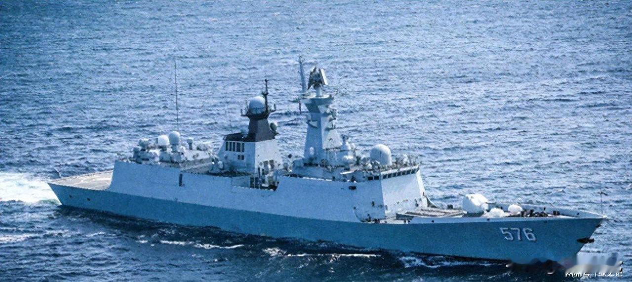 海峡局势再度紧张，伊朗态度反转。
4月18日晚，伊朗伊斯兰革命卫队海军对外通报，