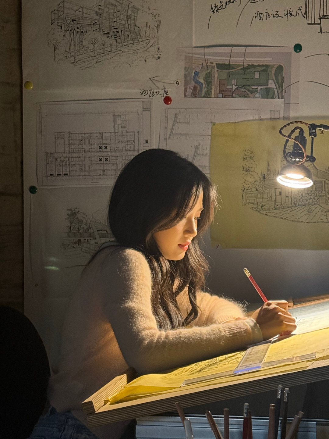 卢昱晓爱你老己  卢昱晓爱你老己就问谁会不喜欢我们清醒独立的胡羞呢？不管是什么造