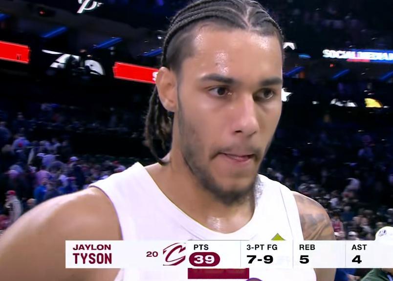 又是一个杰伦，杰伦-泰森打出生涯之夜，39分，17投13中，三分9中7。最后时刻