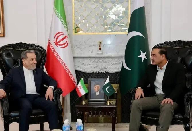 伊朗与巴基斯坦联手合作，再加上巴基斯坦与沙特合作。可以说中东未来局势已经形成稳定