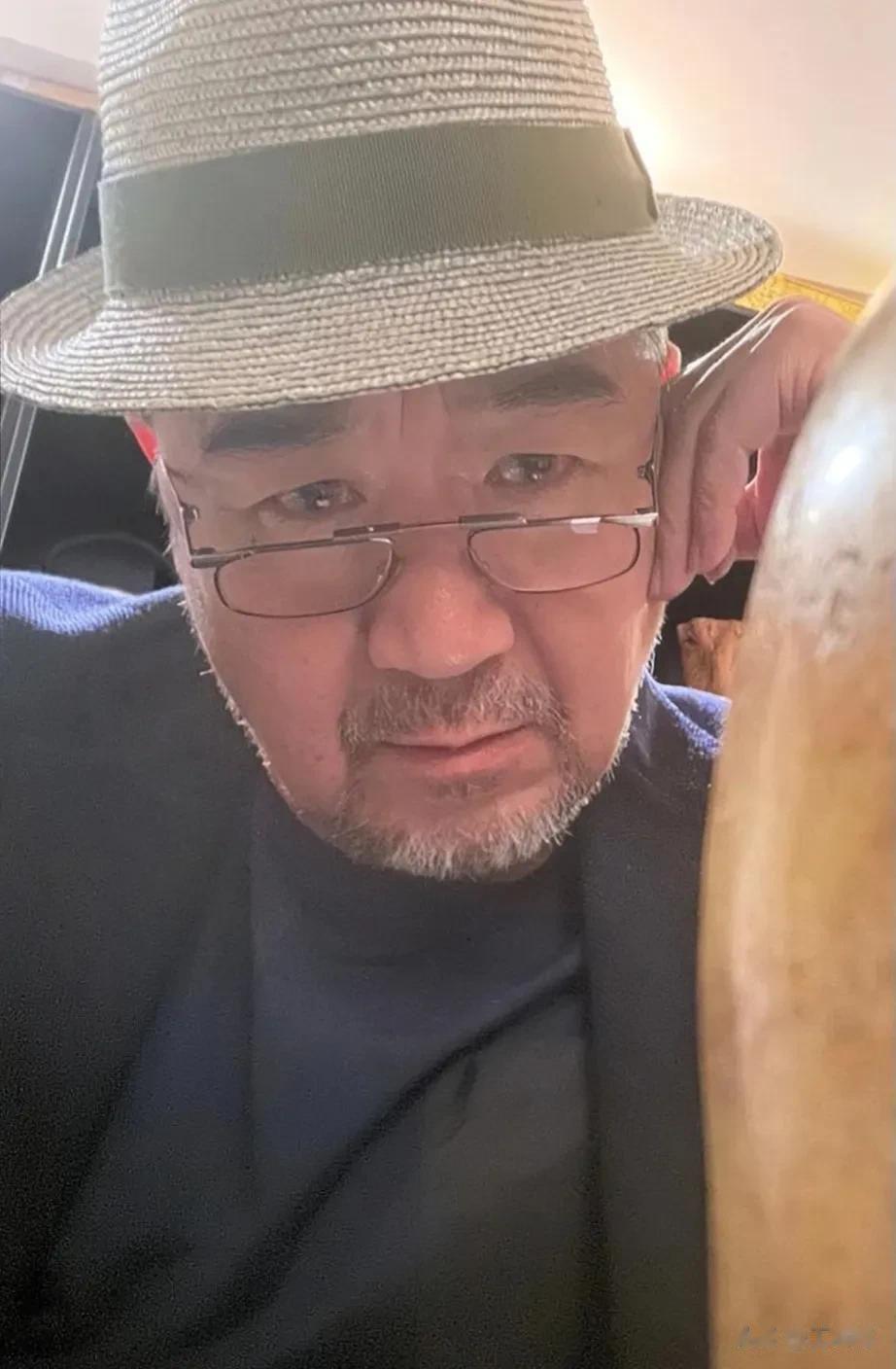 年近七旬的张国立，为什么还在娱乐圈拼命打工？一次演讲中，臧其超一语道破真相:张老
