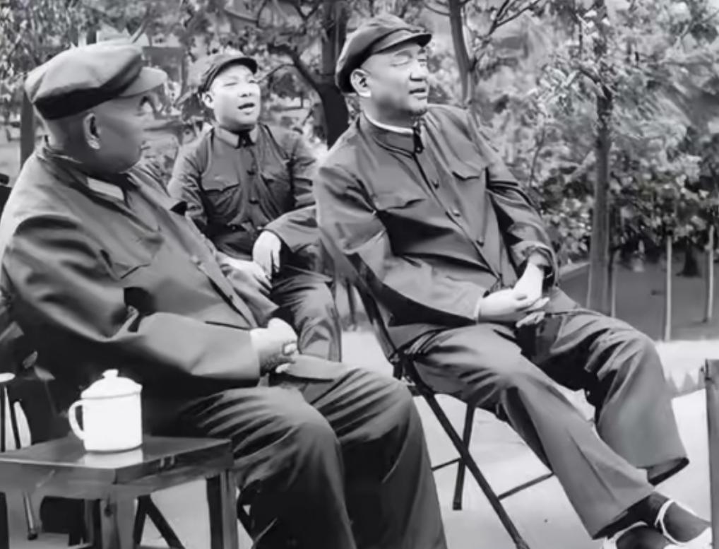 1952年底，上甘岭597.9高地，一个入伍才一年多、在此之前连一枪都没放过的1