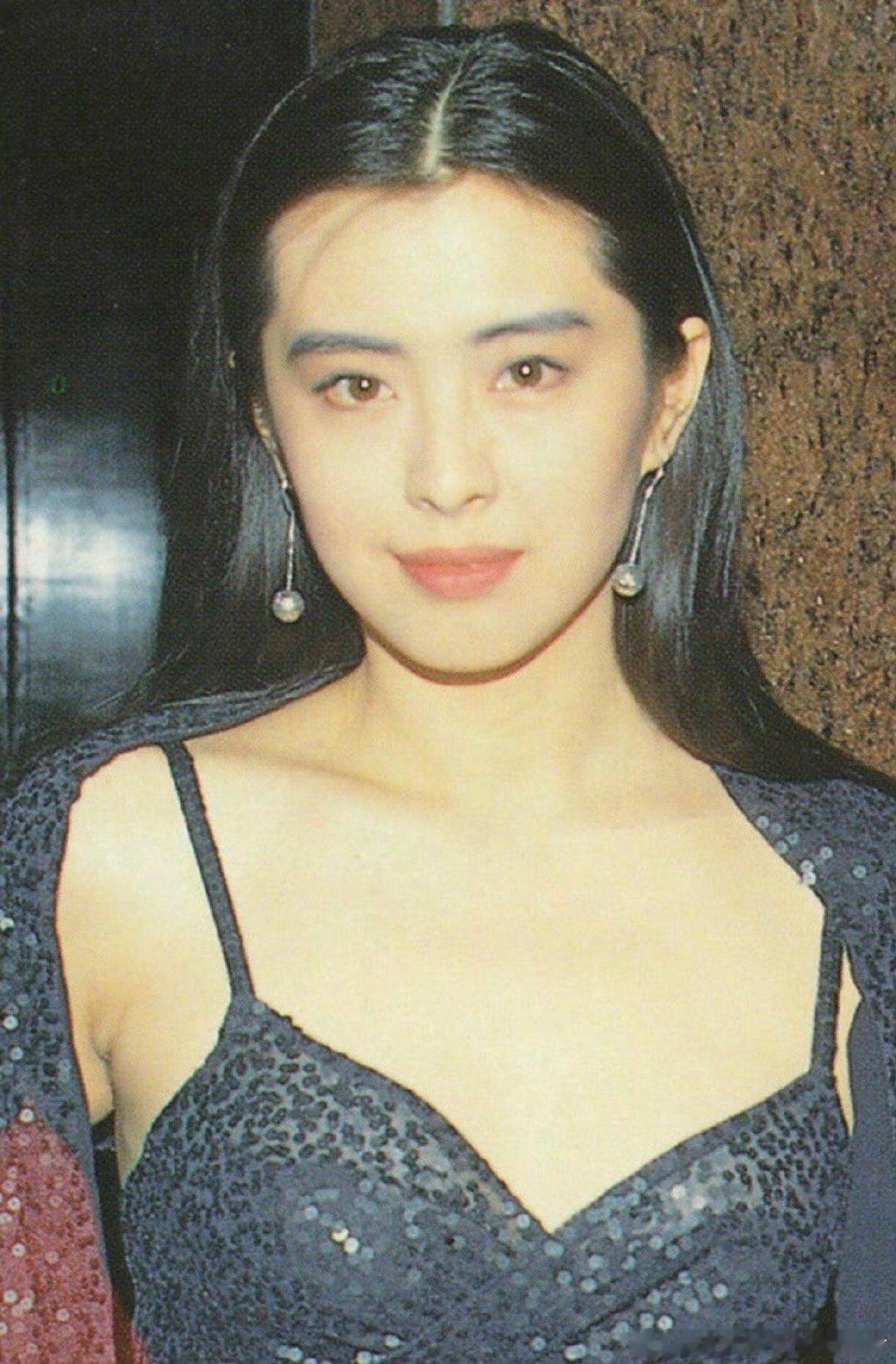 王祖贤访谈回答被指套用佛学看到一个快六十岁的「聂小倩」聊「缘来缘去、因果债缘」，