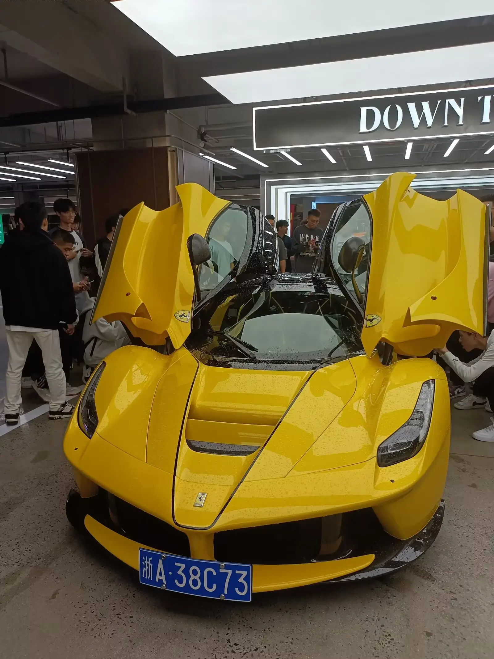 发个库存法拉利拉法