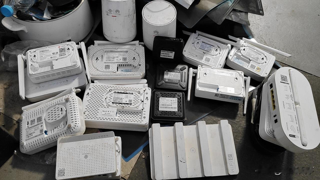 昨天买入23个光猫机顶盒，盒子现在是一天一个价啊，今天又掉了5块，和手机内存一样