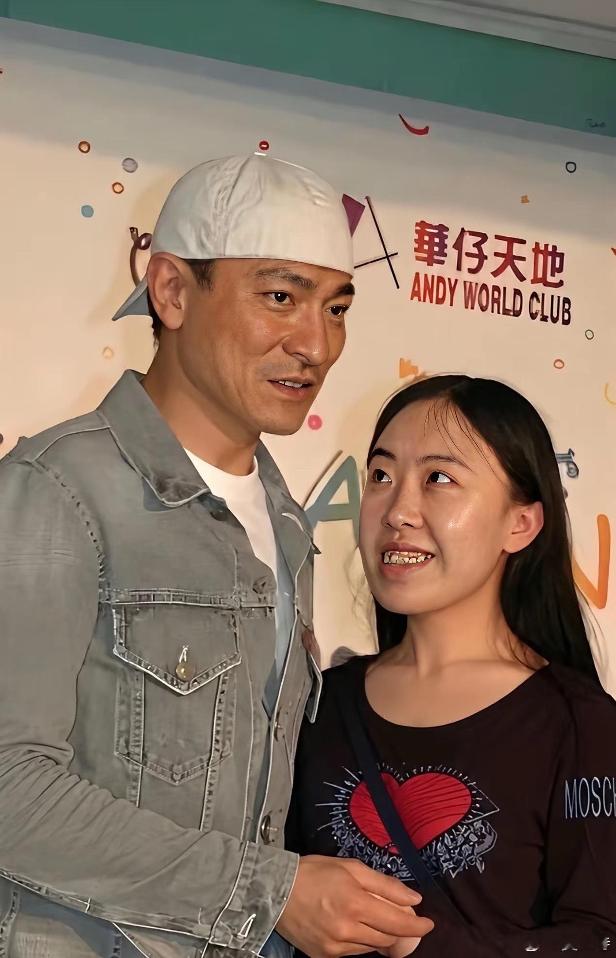 还记得当年疯狂追刘德华的粉丝杨丽娟吗​最终搞得倾家荡产，老父亲跳海自尽​现在48