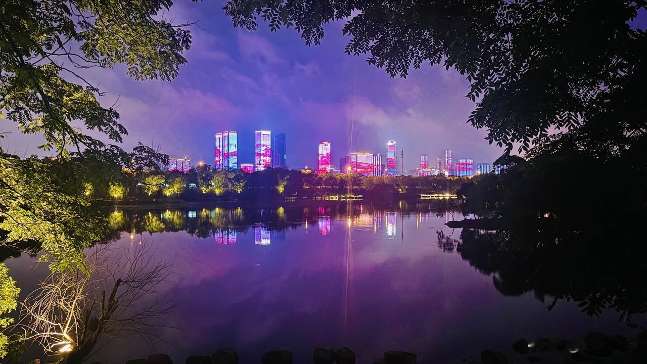 有人拍过夜景照片吗拿出来晒一晒
