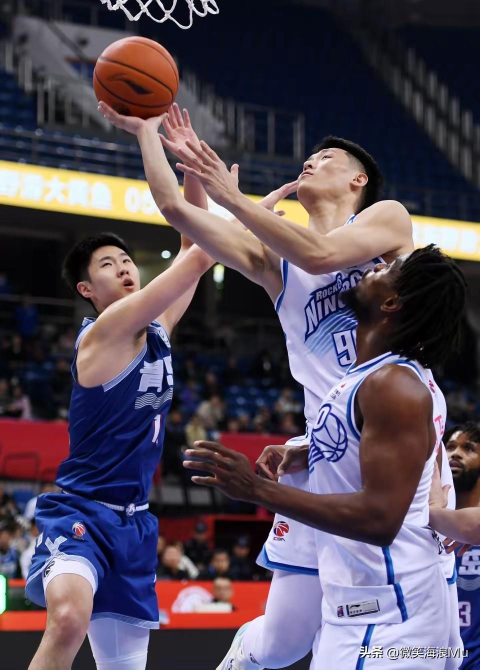 中国男子篮球职业联赛CBA的战事正在激烈进行中，吸引着很多篮球运动爱好者。