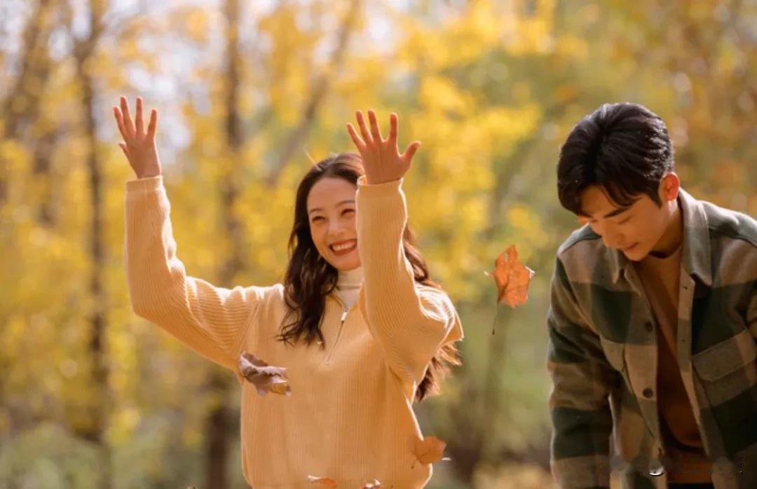 夫妻之间走到尽头的8件事。

1、没有夫妻生活，互相分床睡，各不打扰。

2、一