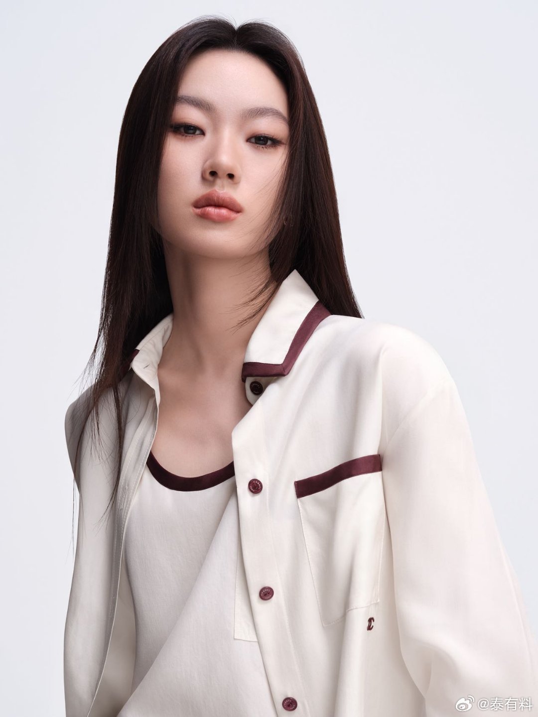 香奈儿官宣单依纯 正式携手该品牌成为品牌大使。她的音乐之路从不是坦途，却凭借执着