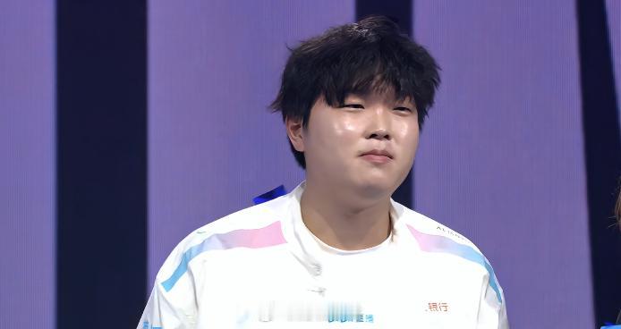 Bin：我说单杀对面五次主要是想吸引他们来抓我吧，我只是想赢下比赛~
Bin：不