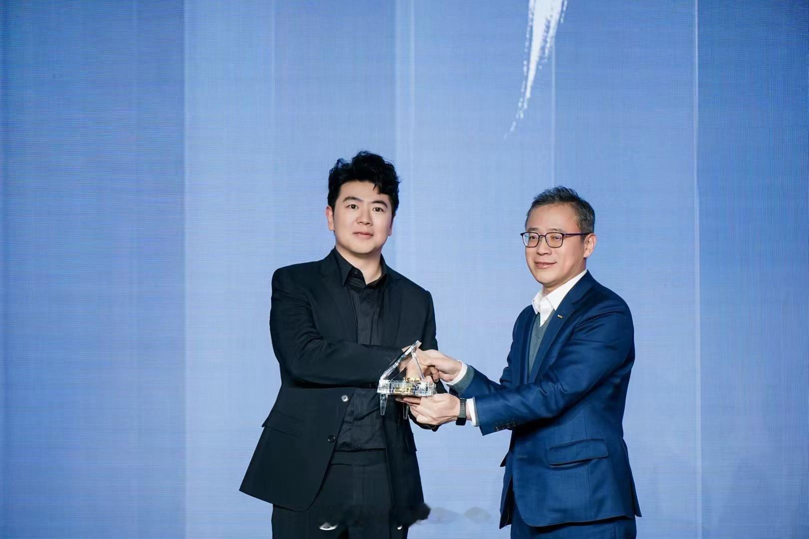 欢迎朗朗成为吉利控股集团全球品牌形象大使，与世界共鸣，让世界充满吉利！大v聊车